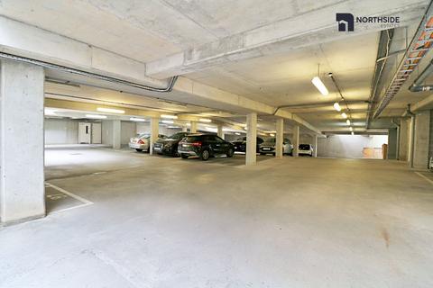 2 bedroom flat to rent, Peacock Close, London