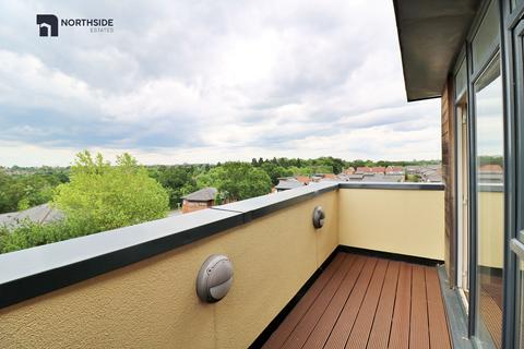 2 bedroom flat to rent, Peacock Close, London