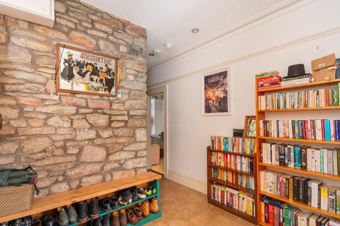 3 bedroom flat for sale, Cotham Road, Cotham