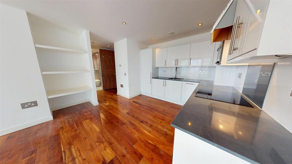 Apartment in Manchester, City Centre - View 5
