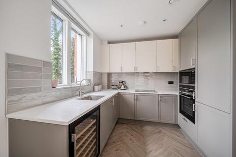 2 bedroom flat for sale, Fellowes Rise, Winchester, Hampshire, SO22