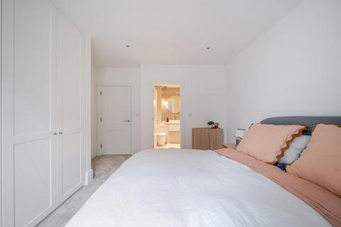 2 bedroom flat for sale, Fellowes Rise, Winchester, Hampshire, SO22