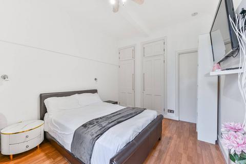2 bedroom flat for sale, Hallam Street, Marylebone, London, W1W