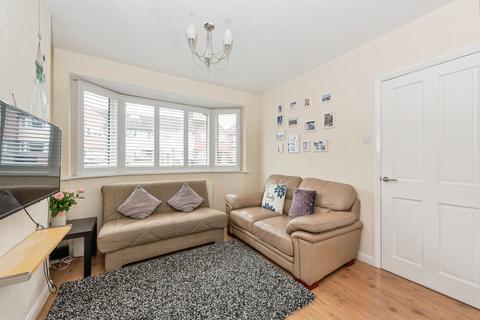 3 bedroom end of terrace house for sale, Kingshill Avenue, Worcester Park, Surrey, KT4