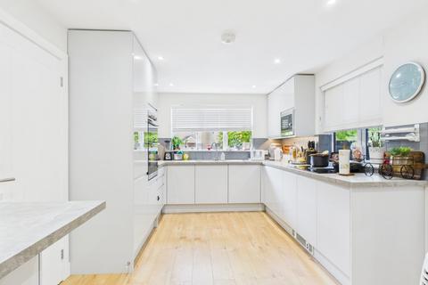 4 bedroom semi-detached house to rent, Ouseley Road, Wraysbury, Staines-upon-Thames, Berkshire, TW19