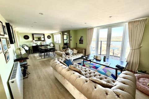 3 bedroom penthouse for sale, Mansion House, Marina