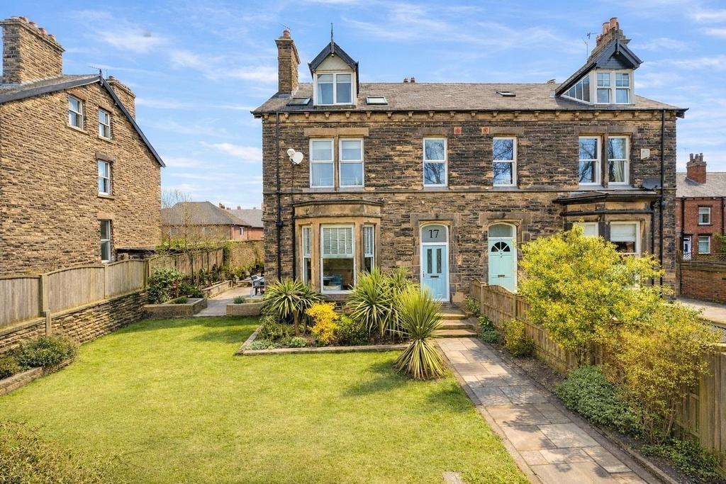 4 bedroom semi-detached house for sale