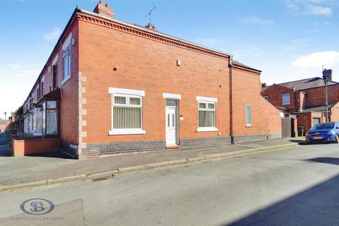 2 bedroom end of terrace house for sale, Madeley Street, Crewe