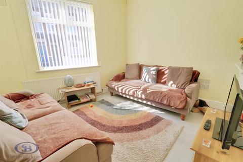 2 bedroom end of terrace house for sale, Madeley Street, Crewe