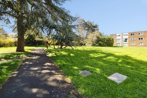 2 bedroom flat for sale, Chaplaincy Gardens, Hornchurch, RM11