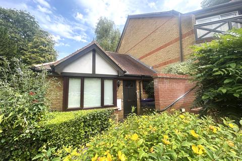 1 bedroom bungalow to rent, Harrison Close, HITCHIN, SG4
