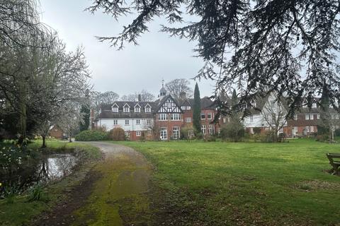 2 bedroom apartment to rent, Roxley Manor, Letchworth Garden City, SG6