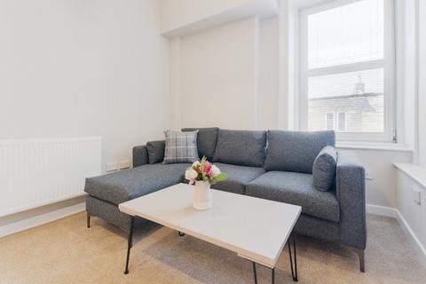 2 bedroom flat to rent, Sloan Street Leith, Edinburgh EH6