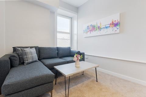 2 bedroom flat to rent, Sloan Street Leith, Edinburgh EH6