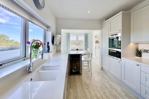 3 bedroom penthouse for sale, Penthouse, West Cliff Road, West Cliff, Bournemouth, BH4