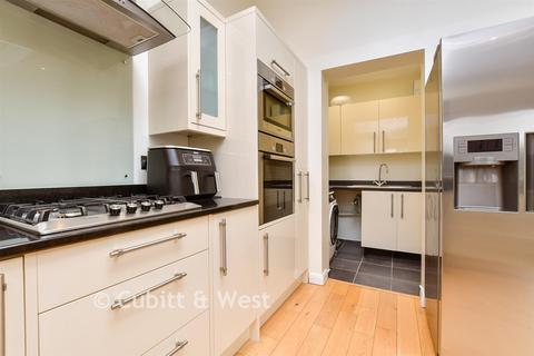 3 bedroom end of terrace house for sale, Sunningdale Road, Cheam SM1