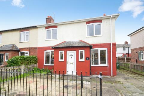 3 bedroom semi-detached house for sale, Brooklands Road, Walton, WAKEFIELD