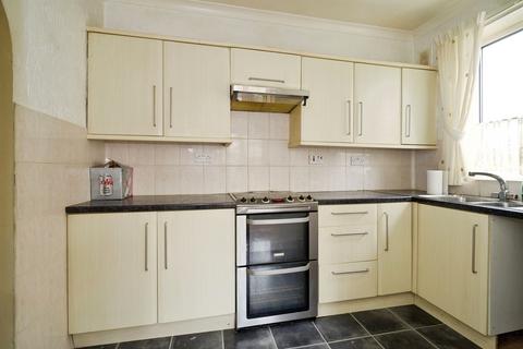 3 bedroom semi-detached house for sale, Brooklands Road, Walton, WAKEFIELD