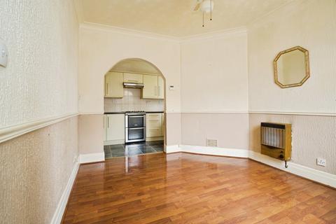 3 bedroom semi-detached house for sale, Brooklands Road, Walton, WAKEFIELD