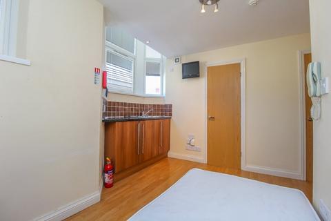 Studio to rent, Monthermer Rd, Cardiff CF24