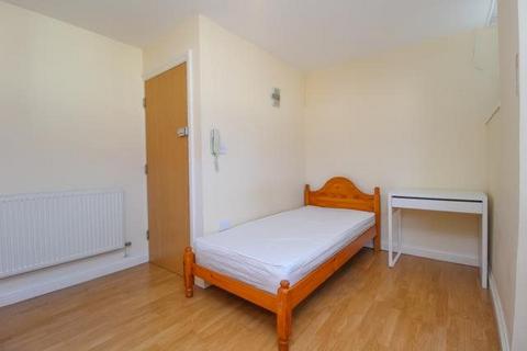 Studio to rent, Monthermer Rd, Cardiff CF24