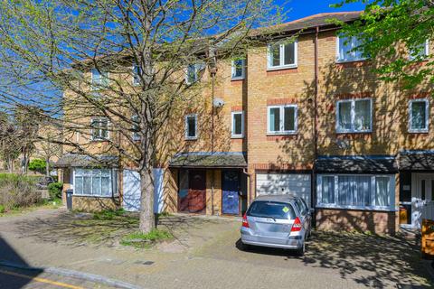 Inglewood Close, London, E14