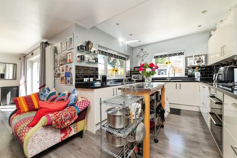 4 bedroom detached house for sale, High Street, Arlesey