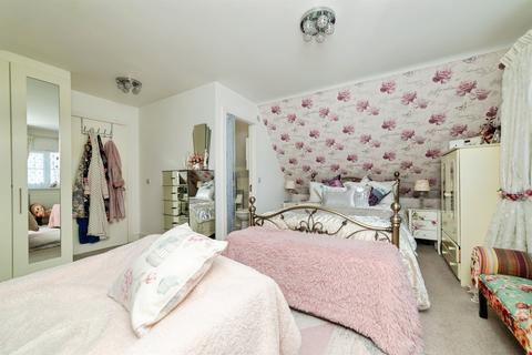 4 bedroom detached house for sale, High Street, Arlesey