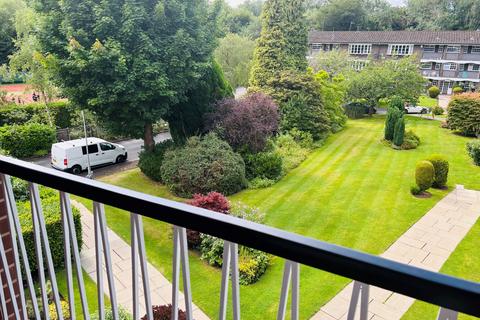 2 bedroom flat for sale, Chestnut Court, Warren Close, Bramhall, SK7