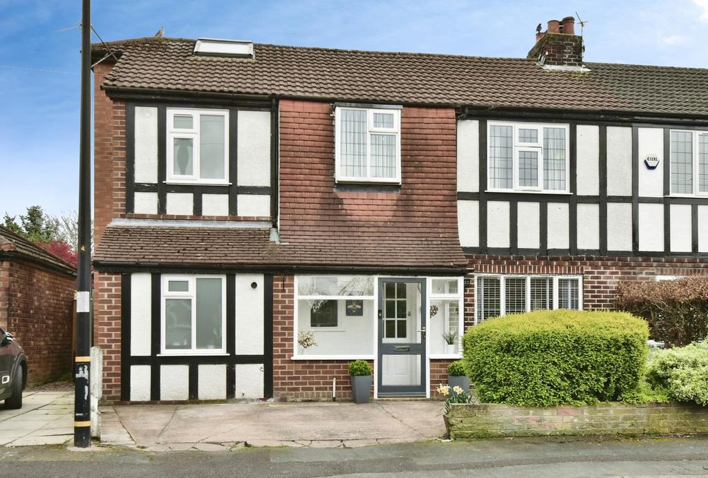 4 bedroom semi-detached house for sale