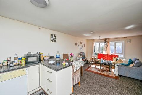 2 bedroom flat for sale, Wyton Close, Nottingham, Nottinghamshire, NG5