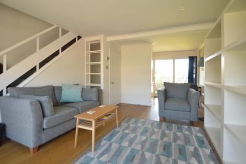 2 bedroom maisonette to rent, Osborne Court, Windsor