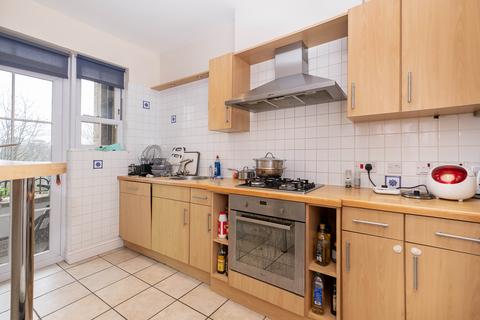 2 bedroom flat for sale, Southlands Drive, London, SW19