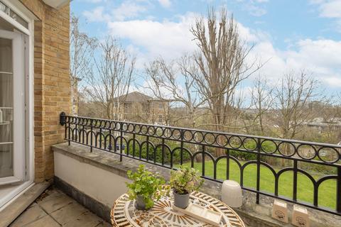 2 bedroom flat for sale, Southlands Drive, London, SW19