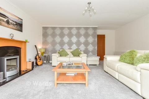 2 bedroom flat for sale, Geoffrey Court, Birchington CT7