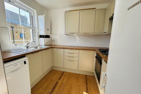 2 bedroom flat to rent, Heritage Court, Gravesend, DA11