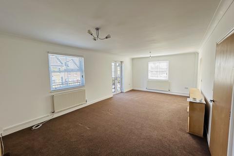 2 bedroom flat to rent, Heritage Court, Gravesend, DA11