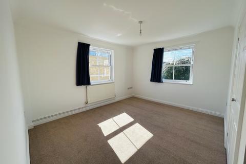 2 bedroom flat to rent, Heritage Court, Gravesend, DA11