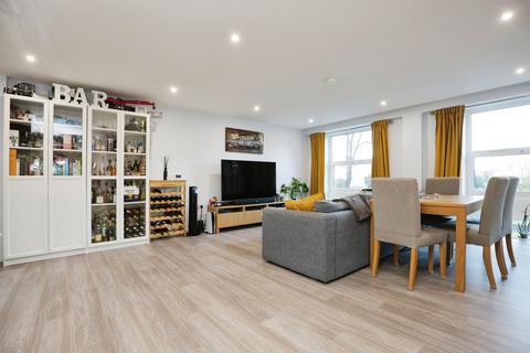 2 bedroom apartment to rent, Clarendon Avenue, Leamington Spa, CV32