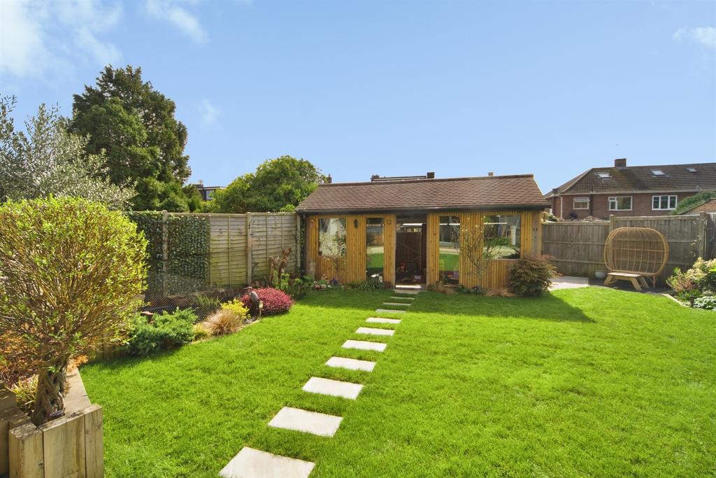 House exterior, garden