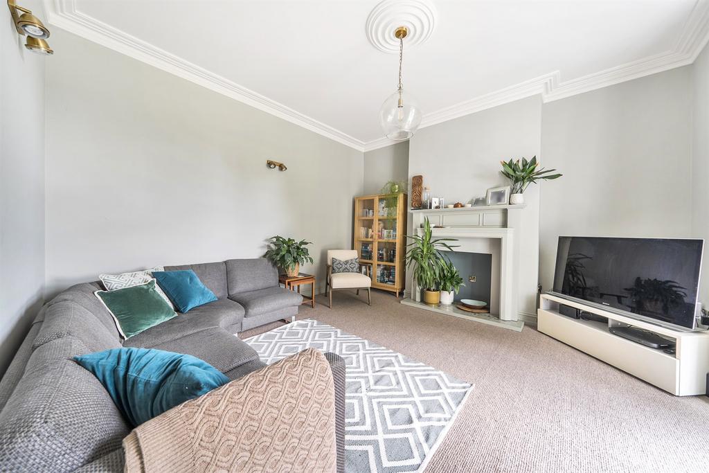 House in Leeds, Alwoodley - More