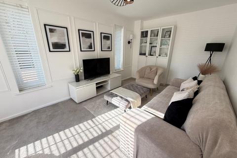 3 bedroom detached house for sale, Farmyard Close, Northampton NN3