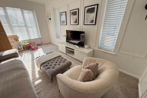 3 bedroom detached house for sale, Farmyard Close, Northampton NN3