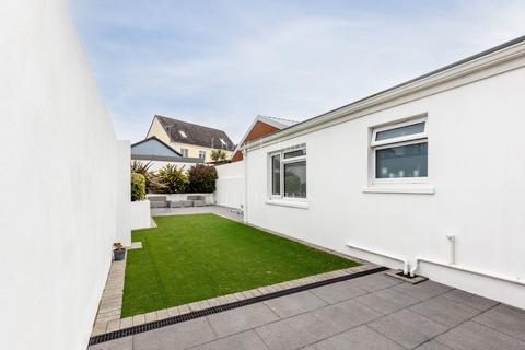 4 bedroom semi-detached house for sale, C'Est Ici