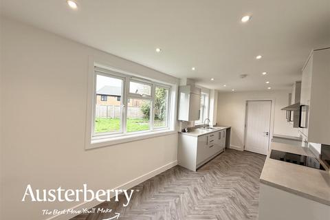 3 bedroom semi-detached house to rent, Knype Way, Newcastle ST5