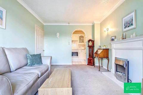 1 bedroom retirement property for sale, Mayfield Avenue, London