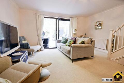 2 bedroom terraced house for sale, Gainsborough Close, Torquay, United Kingdom, TQ1