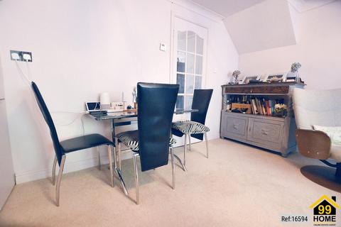 2 bedroom terraced house for sale, Gainsborough Close, Torquay, United Kingdom, TQ1