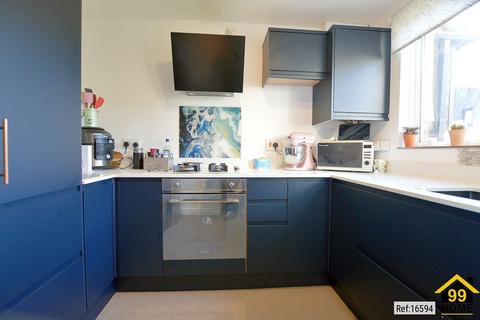 2 bedroom terraced house for sale, Gainsborough Close, Torquay, United Kingdom, TQ1
