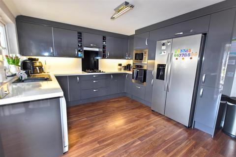 4 bedroom detached house for sale, Heathfield Gardens, Redruth Highway, Redruth
